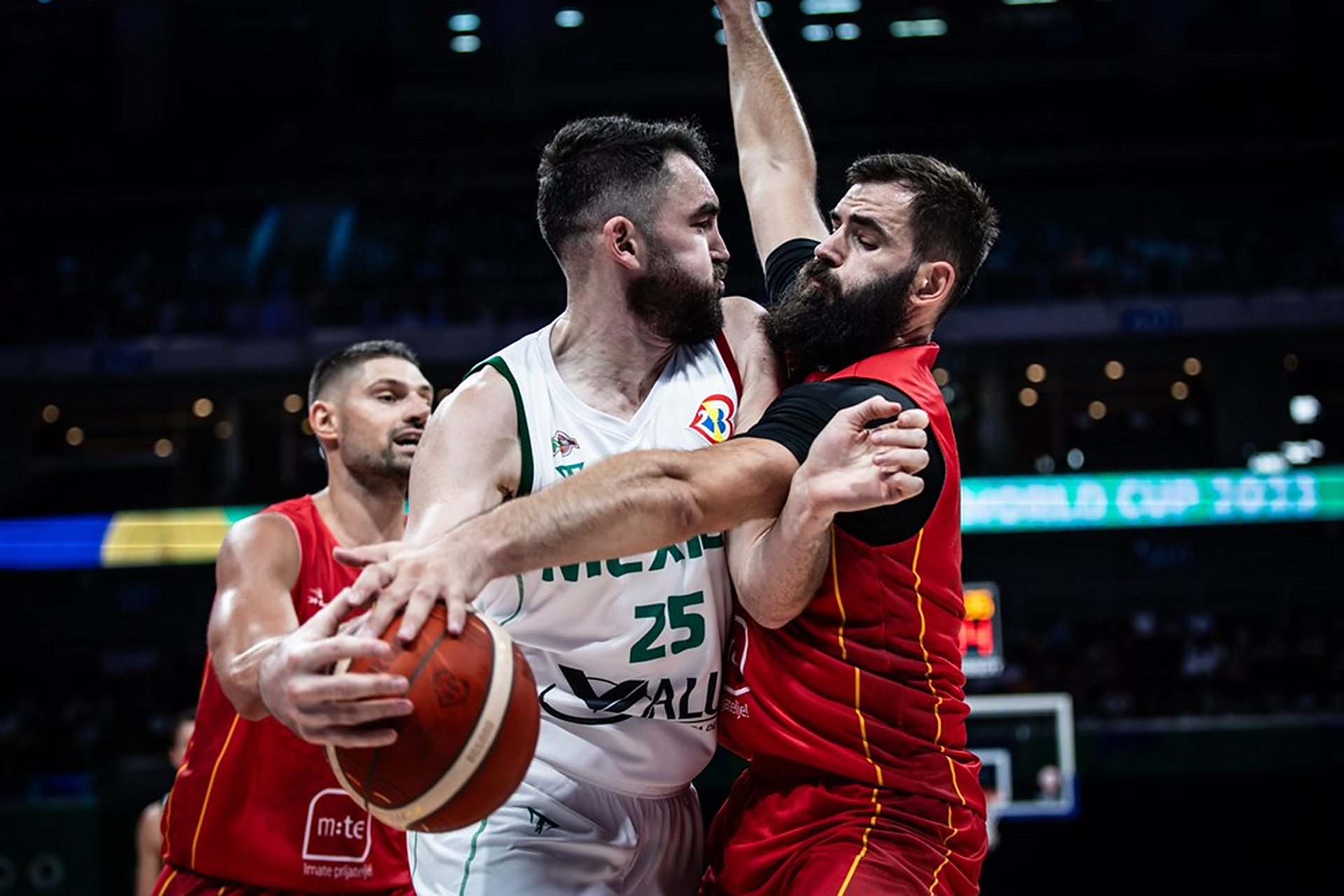 日本轻取墨西哥，马夏尔三分雨点燃全场的简单介绍