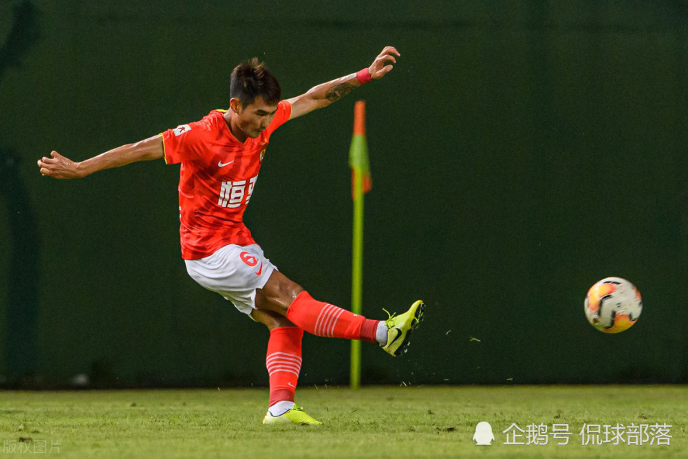 波兰血洗韩国，博格巴2爆发神勇