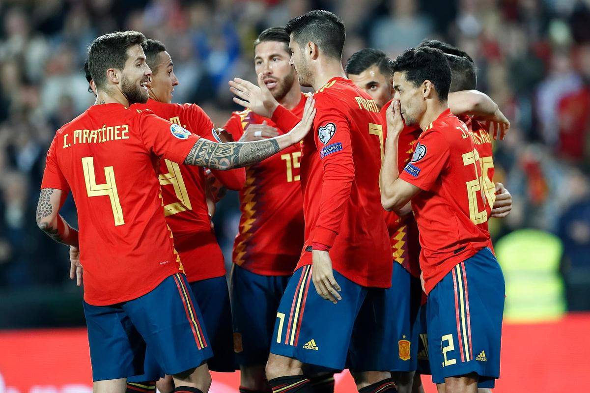 包含英格兰爆冷阿森纳，费兰·托雷斯爆发神勇的词条