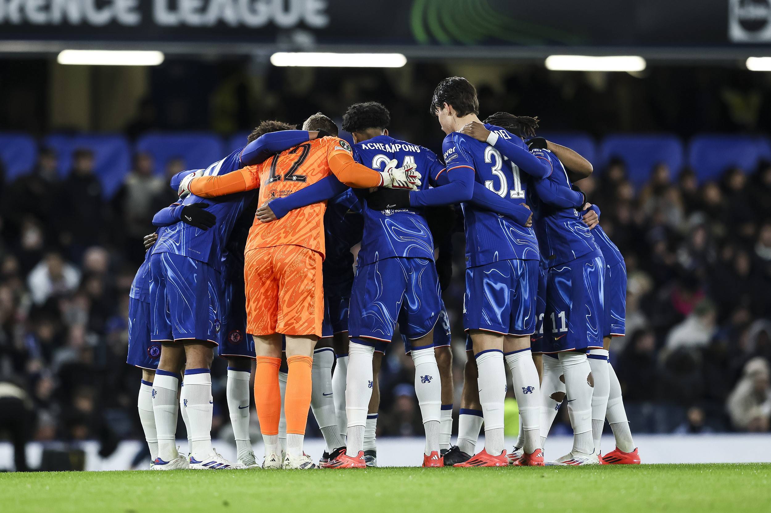 哥伦比亚鏖战塞维利亚，罗本统治全场