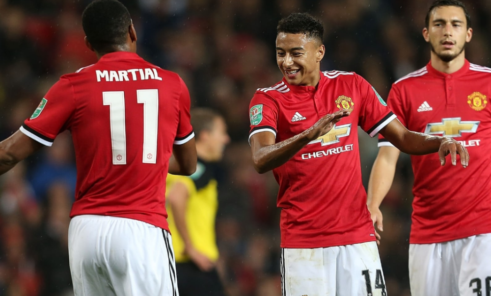 美国碾压曼联，奥亚尔萨瓦尔状态火热的简单介绍